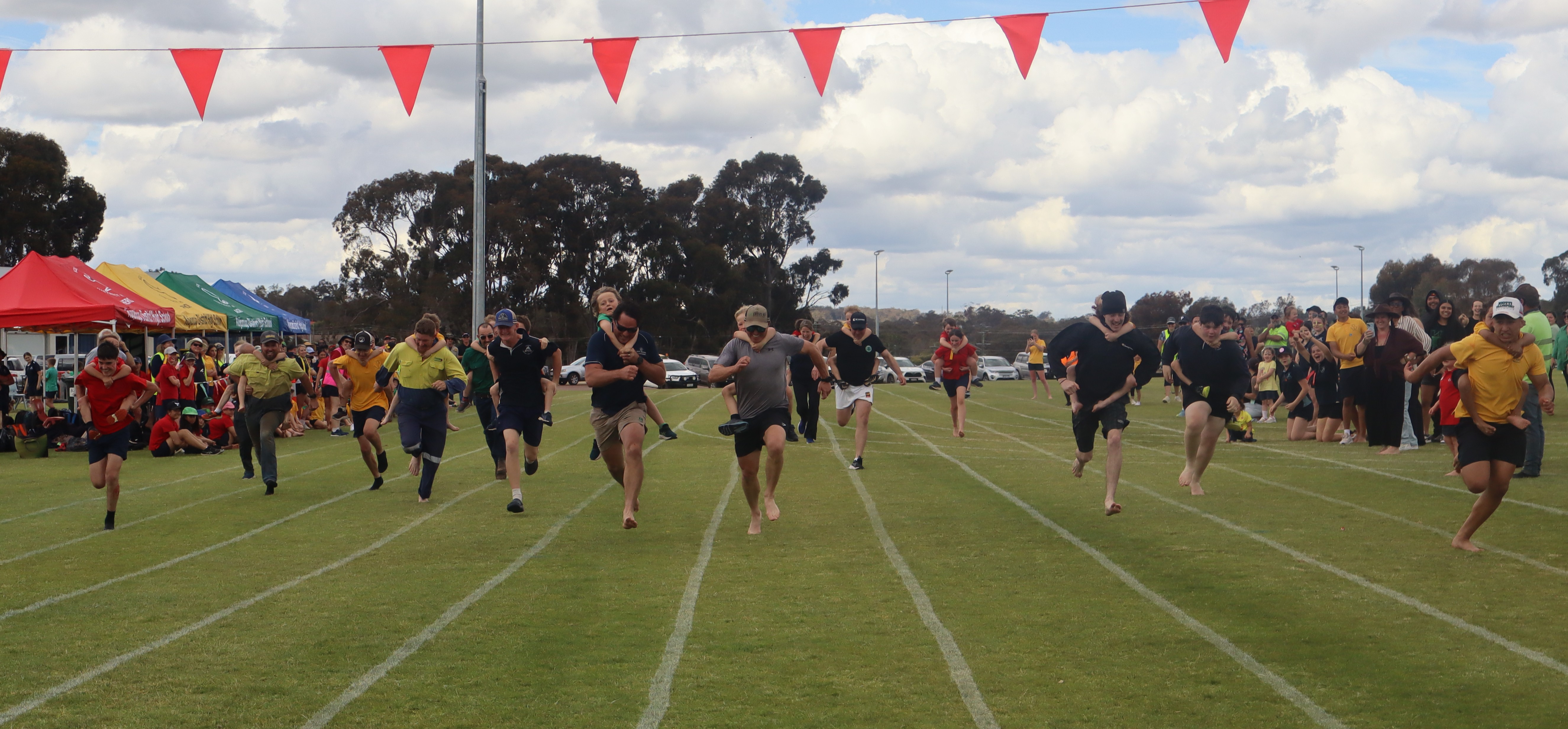 /uploaded_files/media/gallery/17617099441 Parent race.JPG